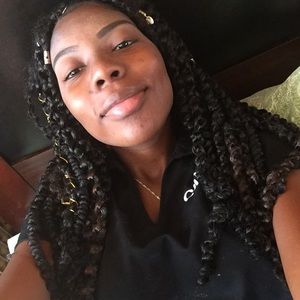 Meet your Posher, Danielle